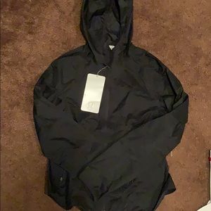 Lululemon windshell NWT